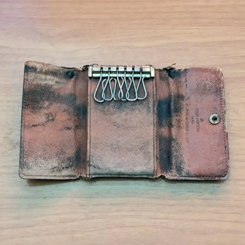 Louis Vuitton Monogram Key Holder/Wallet #1475💥PRICE DROP💥